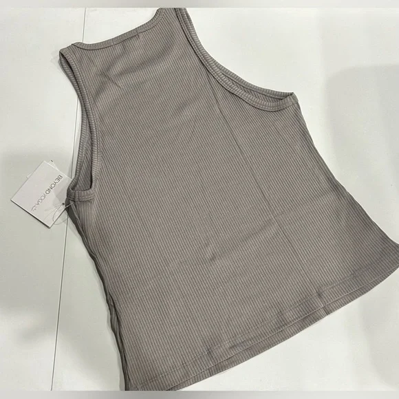 Beyond Yoga Women's Medium Formation Tank Stone Grey Gray NWT High Neckline